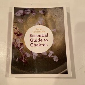 NWT “Essential Guide to Chakras,”